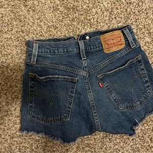 Levi’s shorts FINAL SALE!